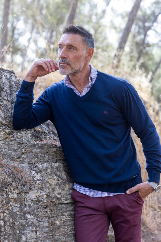 Jersey Básico Cuello Pico Azul Marino