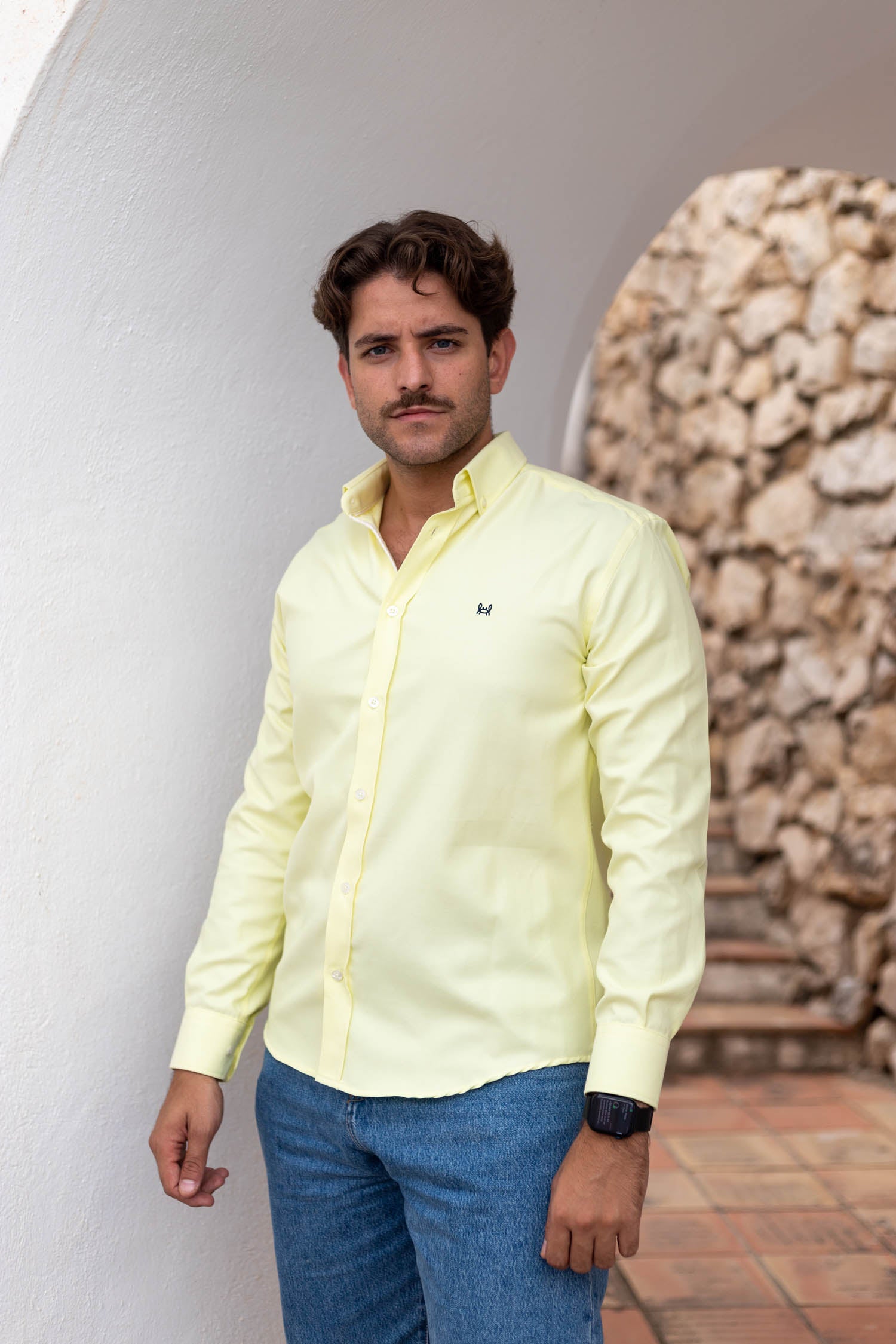 Camisas amarillas on sale