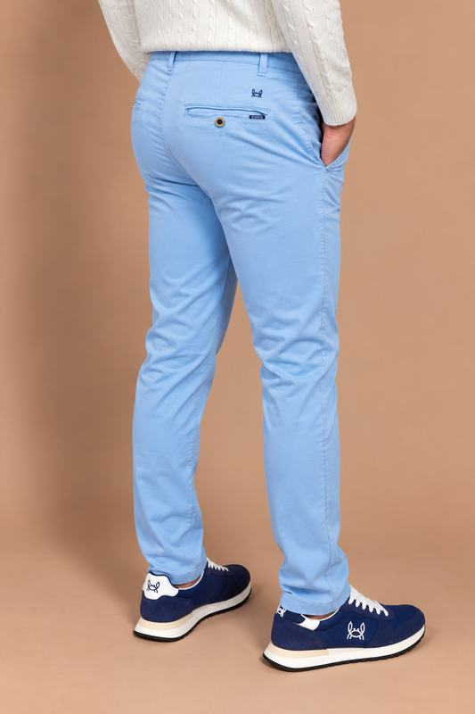 Pantalon chino stretch bleu ciel | Jesulín