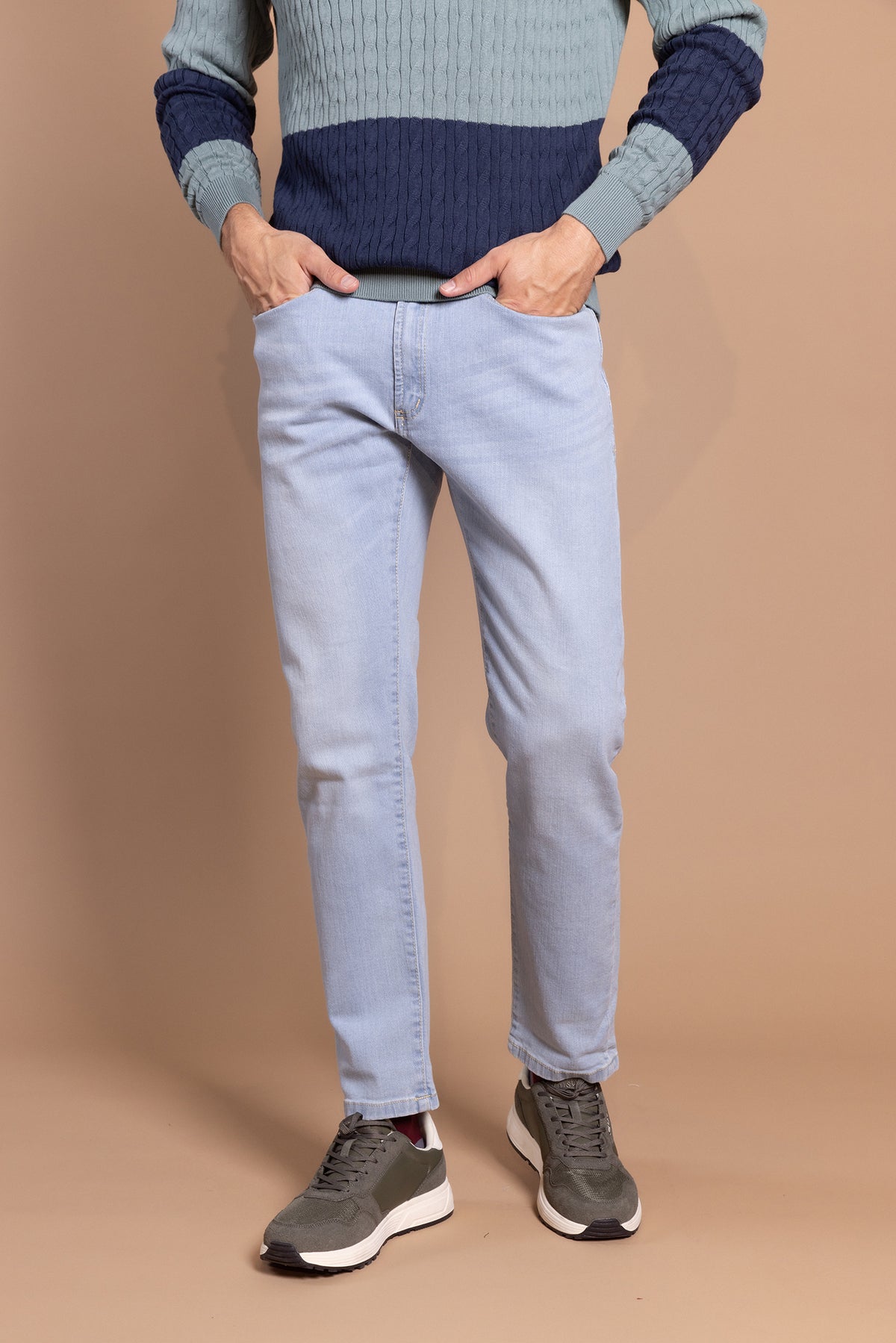 Vaquero Elástico Regular Fit Azul Claro | Cody