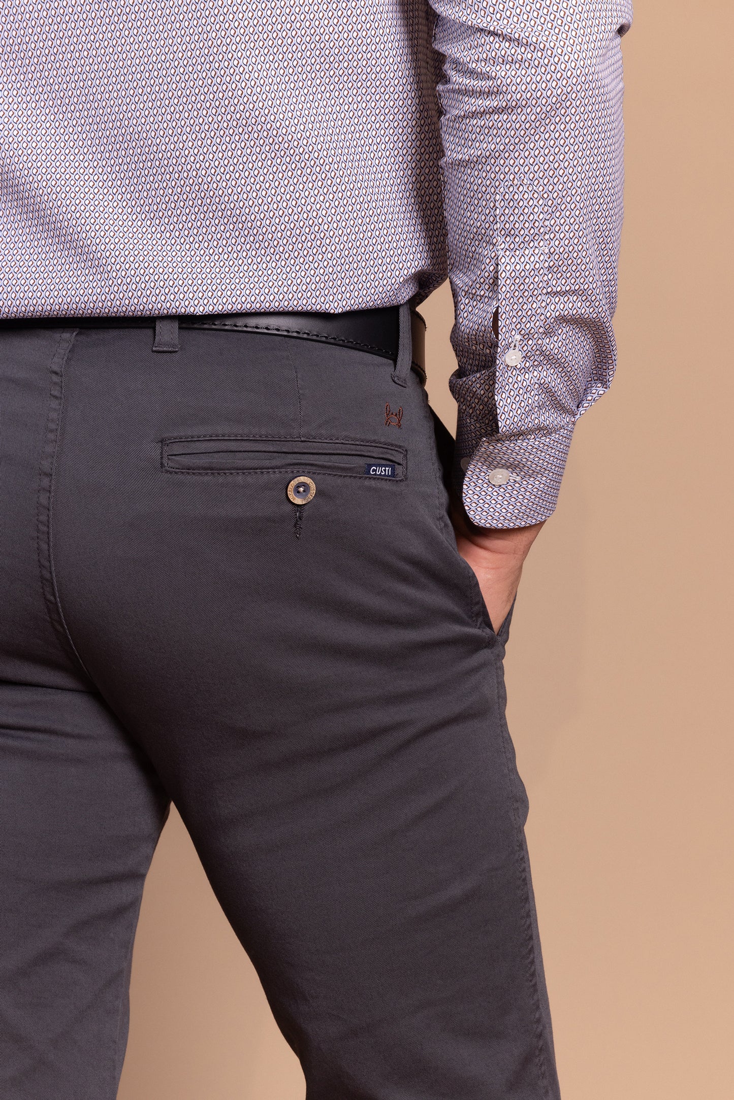 Pantalón Chino Elástico Gris Plomo | Jesulín