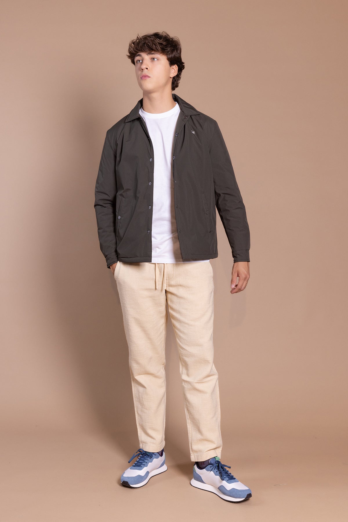 Chaqueta Cortavientos Verde Kaki | Aneto