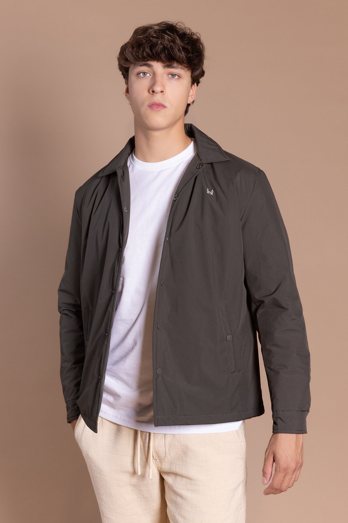 Chaqueta Cortavientos Verde Kaki | Aneto
