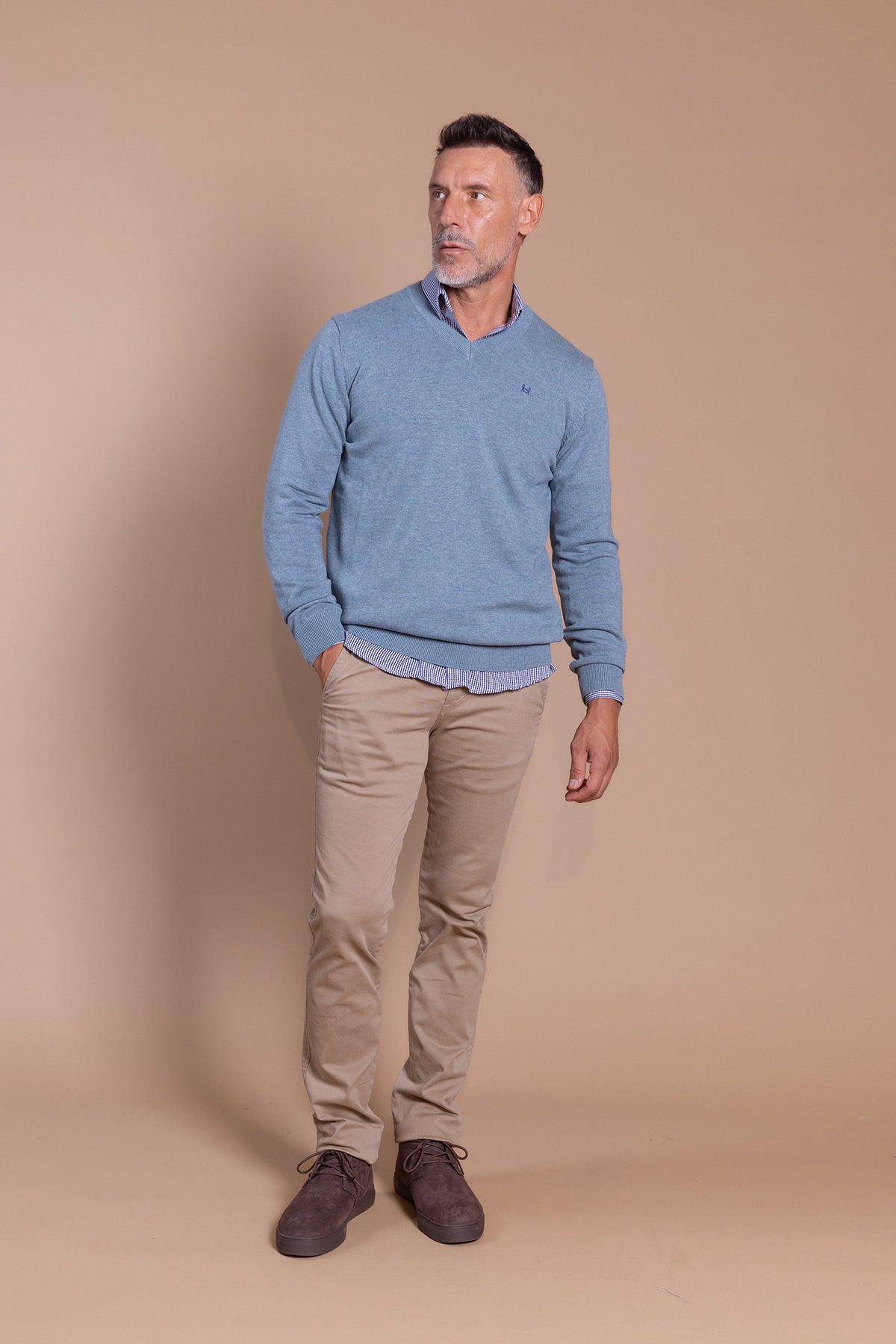 Jersey Básico Cuello Pico Acero