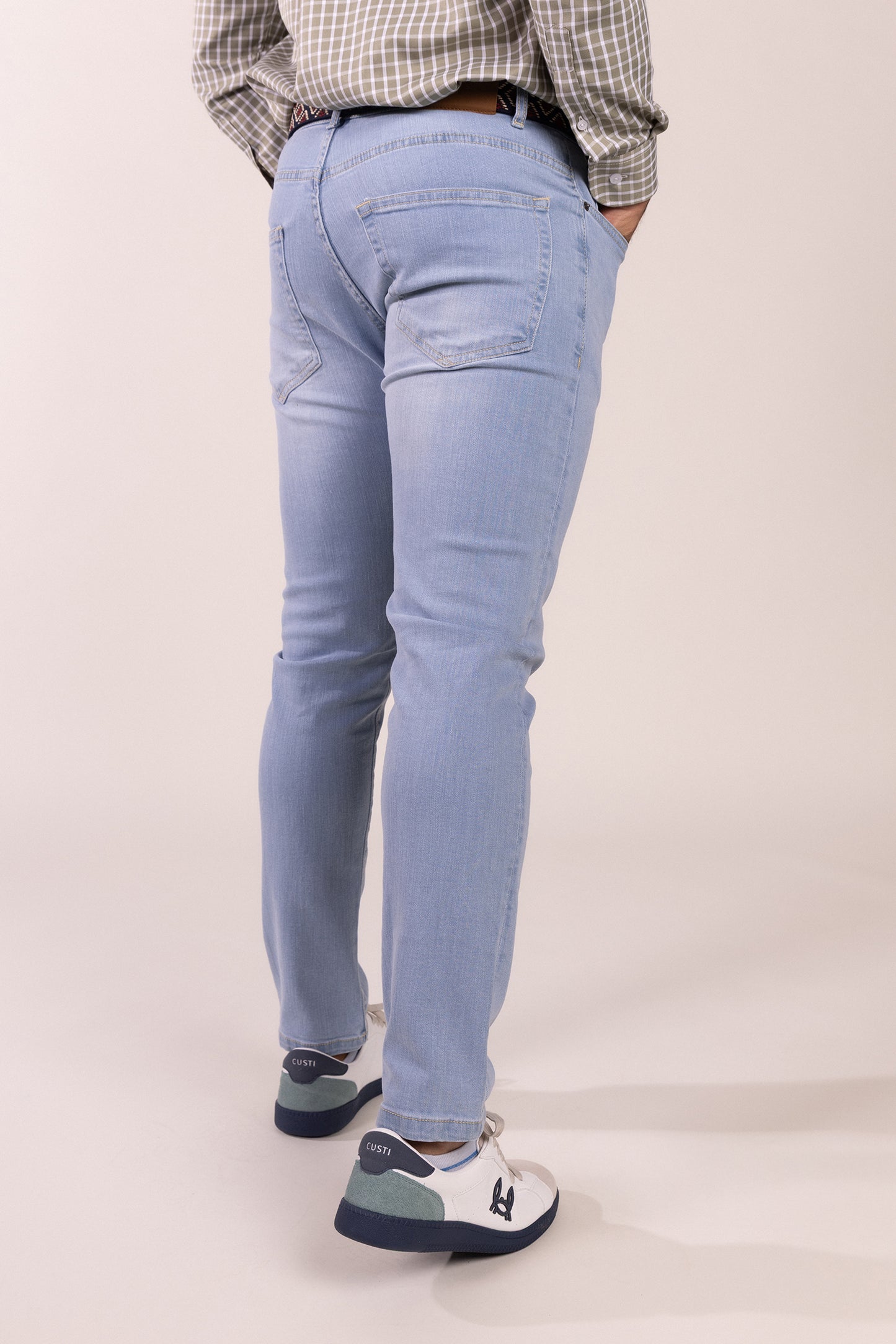 Vaquero Elástico Regular Fit Azul Claro | Cody