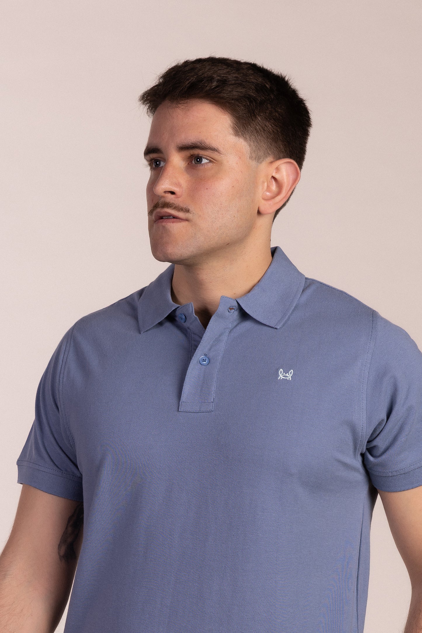 Polo Básico Manga Corta Azul Ácido
