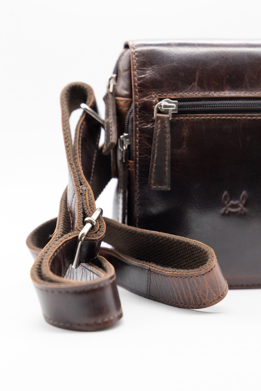 Bolso bandolera piel marrón oscuro