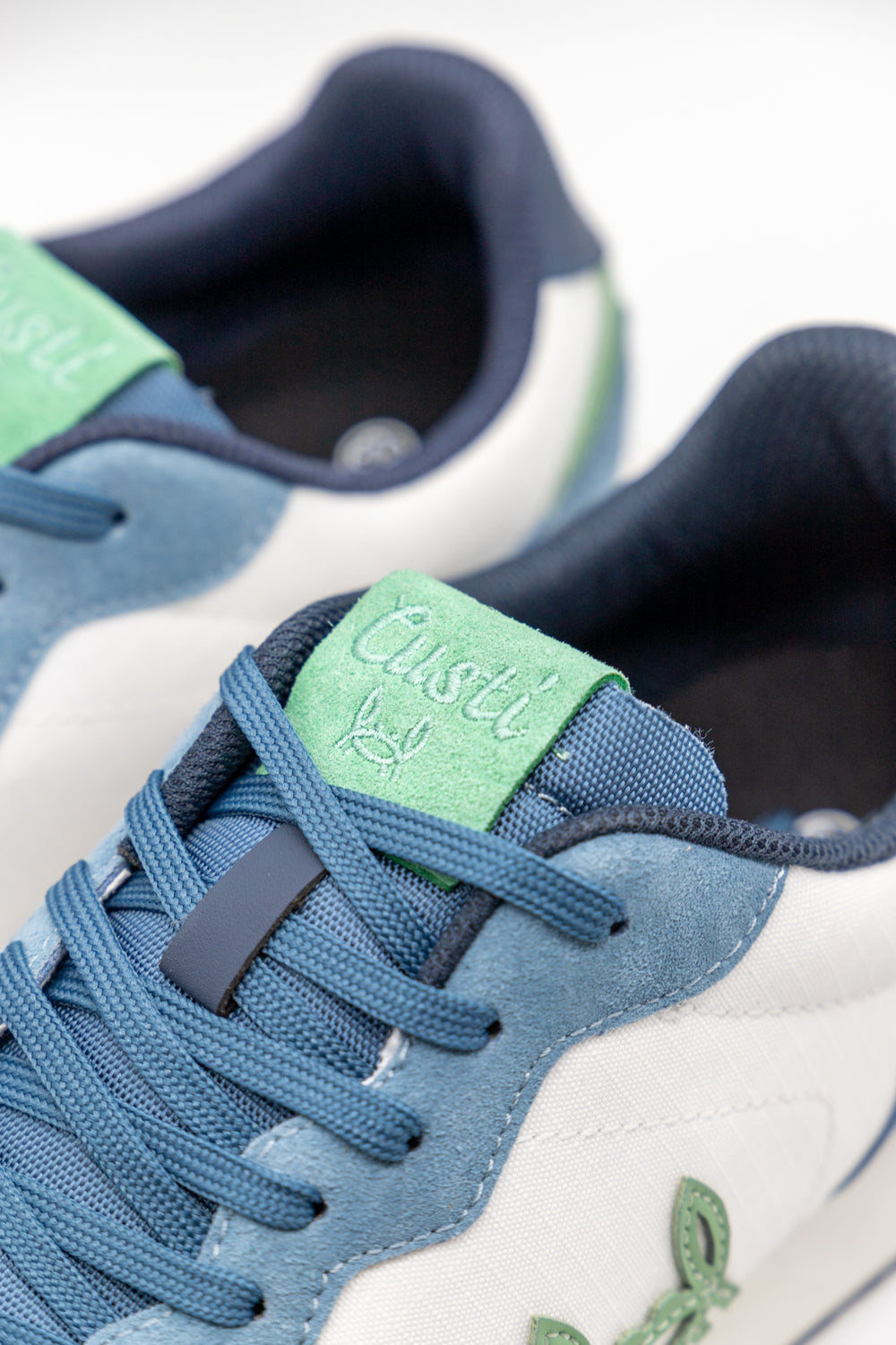 Sneaker Blanco Azul | Retro