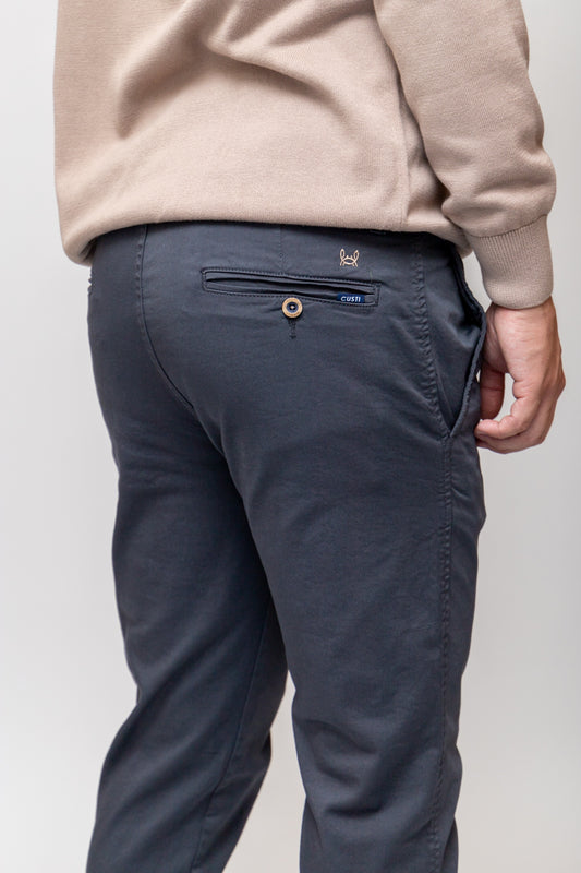 Pantalón Chino Elástico Gris Plomo | Jesulín
