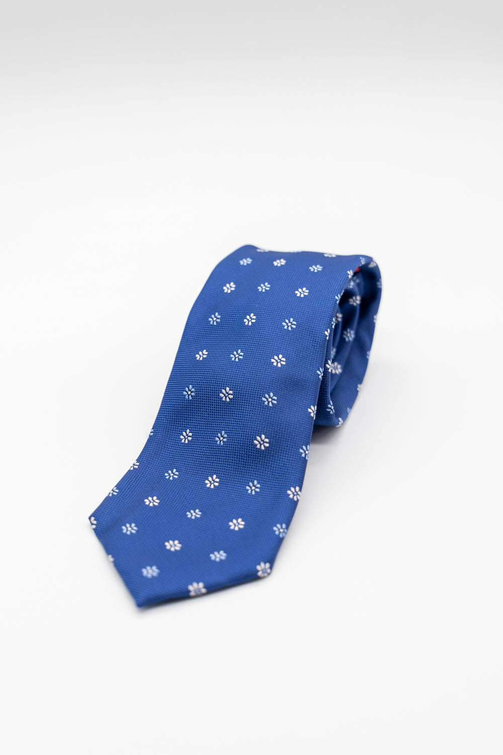 Corbata flores tinta