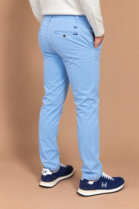 Pantalon chino stretch bleu ciel | Jesulín